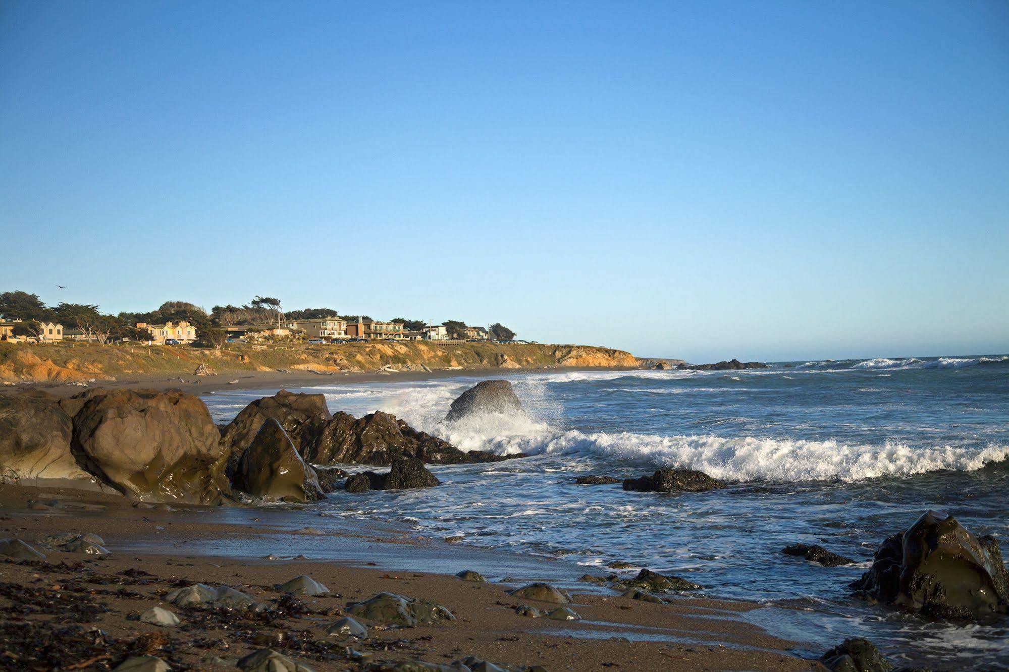 Sand Pebbles Inn Cambria Exterior foto